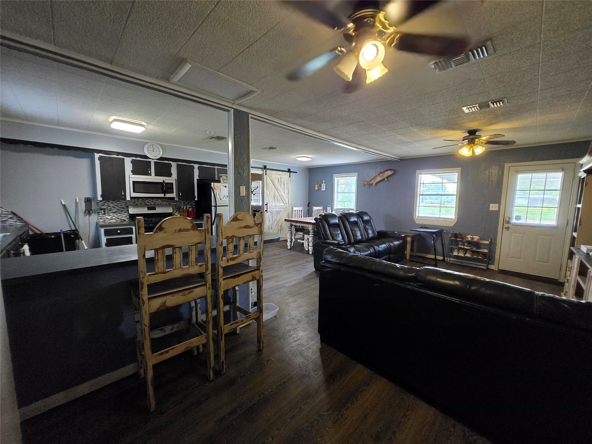 610 East Division Street Edna, TX 77957 - Photo 21 of 38 a view of a dining room with furniture