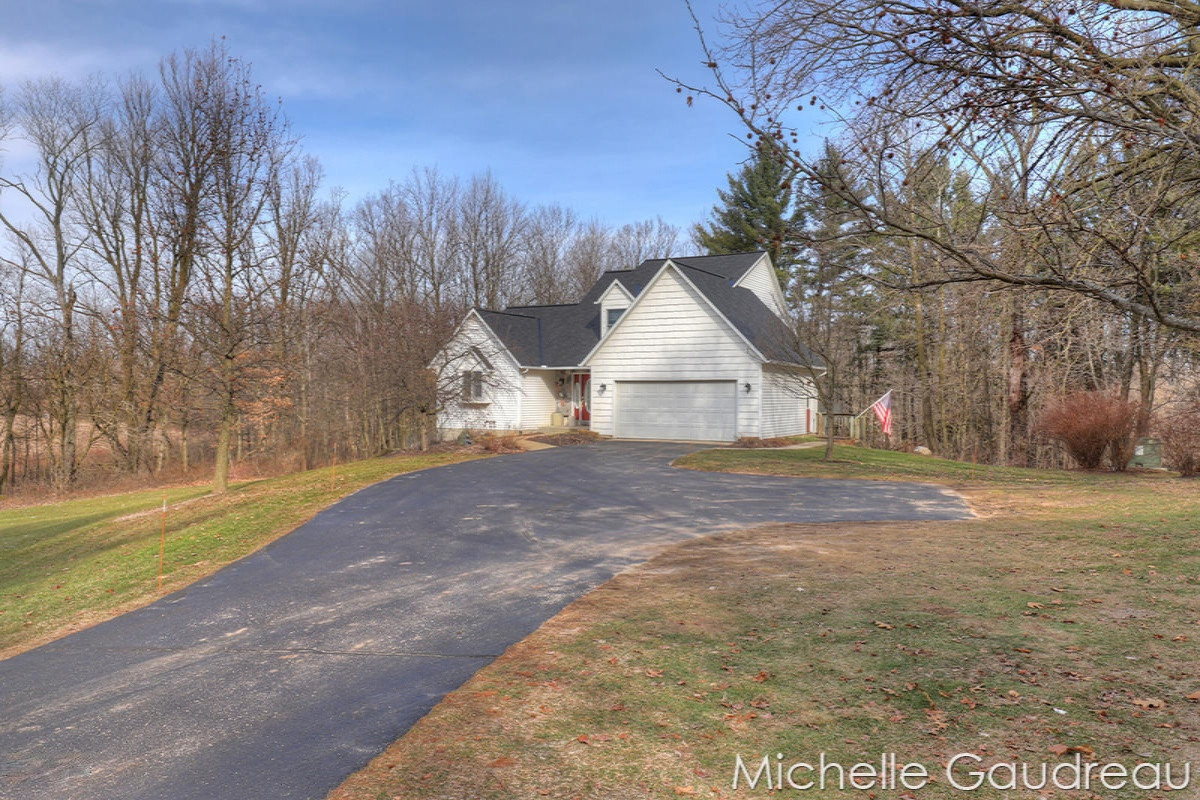 9890 Finkbeiner Road Middleville, MI 49333 - Photo 3 of 55 IMG_9908