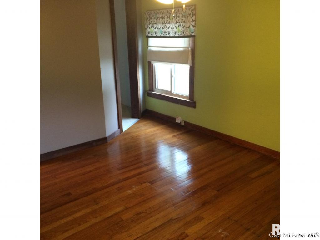 915 Rutledge Street Pawnee, IL 62558 - Photo 11 of 16
