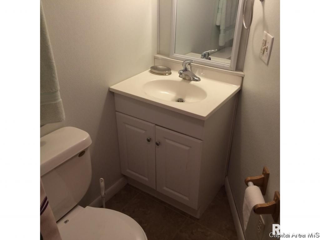 915 Rutledge Street Pawnee, IL 62558 - Photo 12 of 16