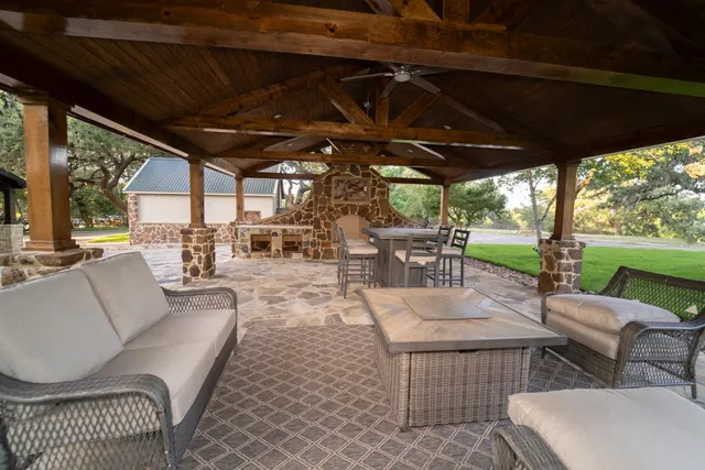 $3,500,000 | 1705 South Highway 77, La Grange, TX 78945