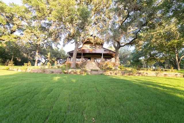 $3,500,000 | 1705 South Highway 77, La Grange, TX 78945