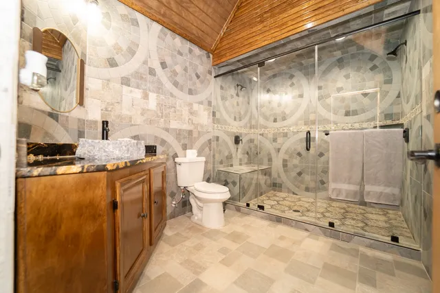 $3,500,000 | 1705 South Highway 77, La Grange, TX 78945