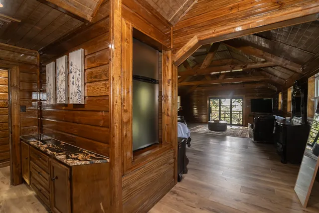 $3,500,000 | 1705 South Highway 77, La Grange, TX 78945