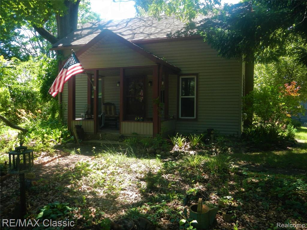 2605 Middle Road Highland, MI 48357 - Photo 1 of 8