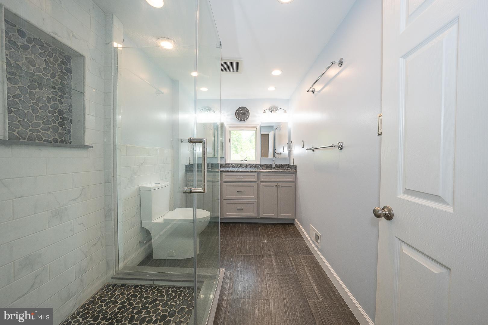 353 South Old Middletown Road Media, PA 19063 - Photo 23 of 47 2nd floor full hall bath