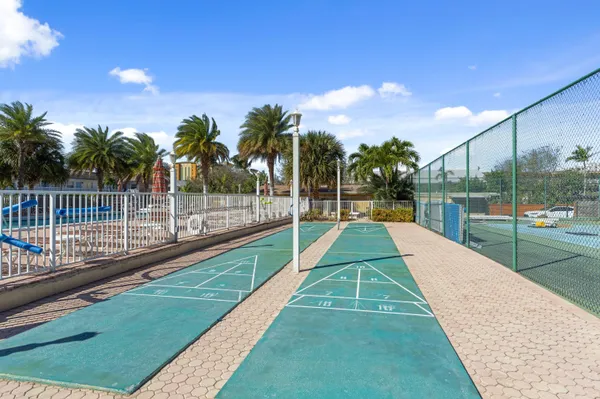 a view of a tennis court