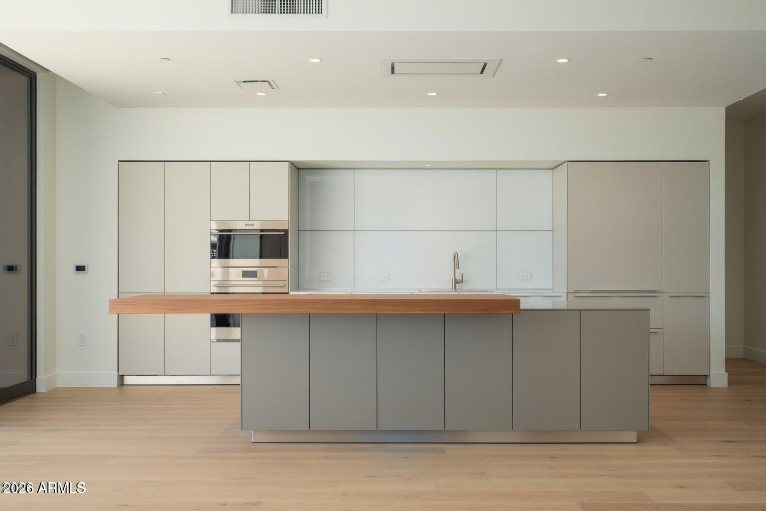 4849 North Camelback Ridge Road, Unit B104 Scottsdale, AZ 85251 - Photo 3 of 17 Designer Kichen