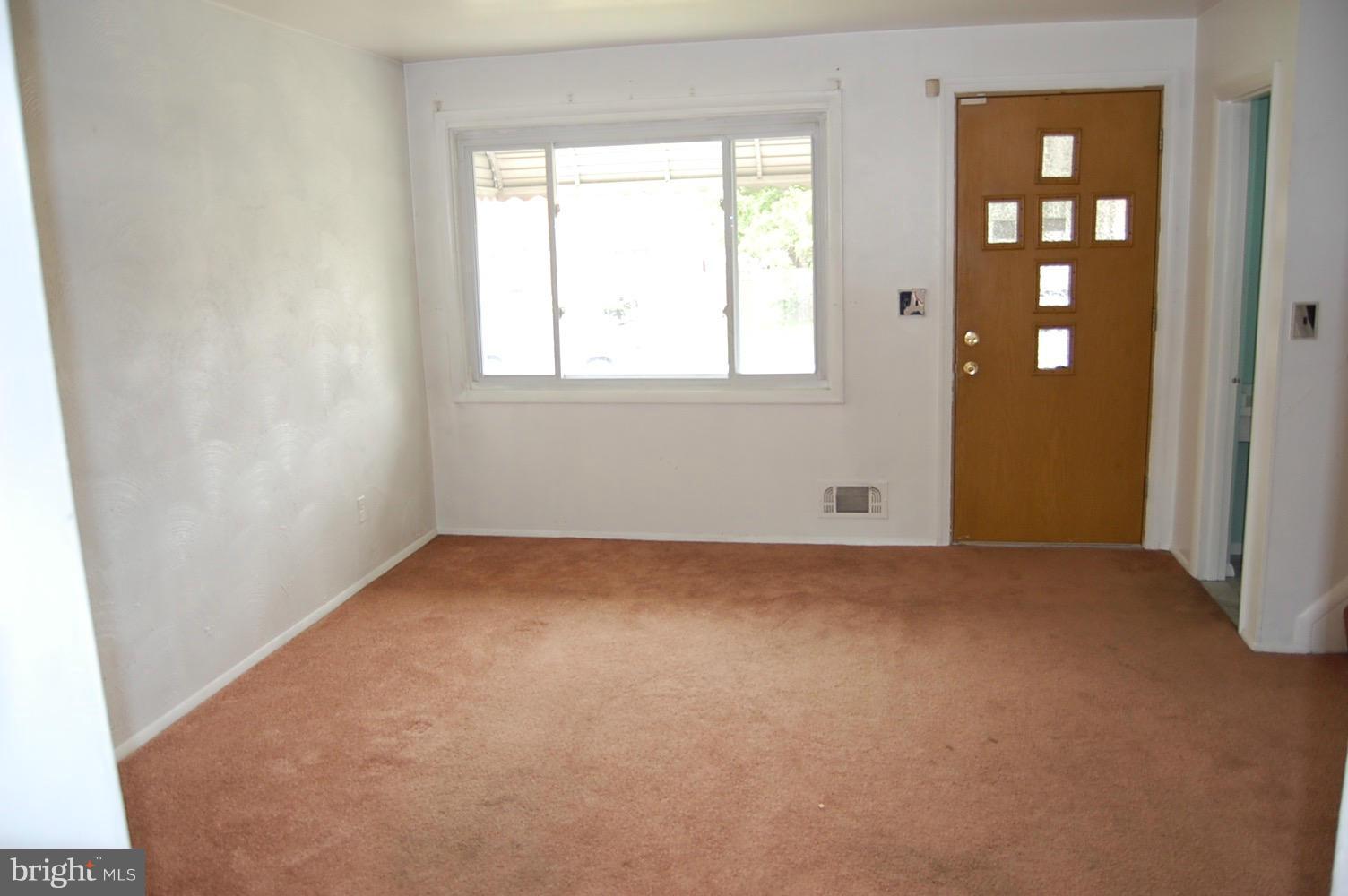 4236 Labyrinth Road Baltimore, MD 21215 - Photo 6 of 14 Living Room