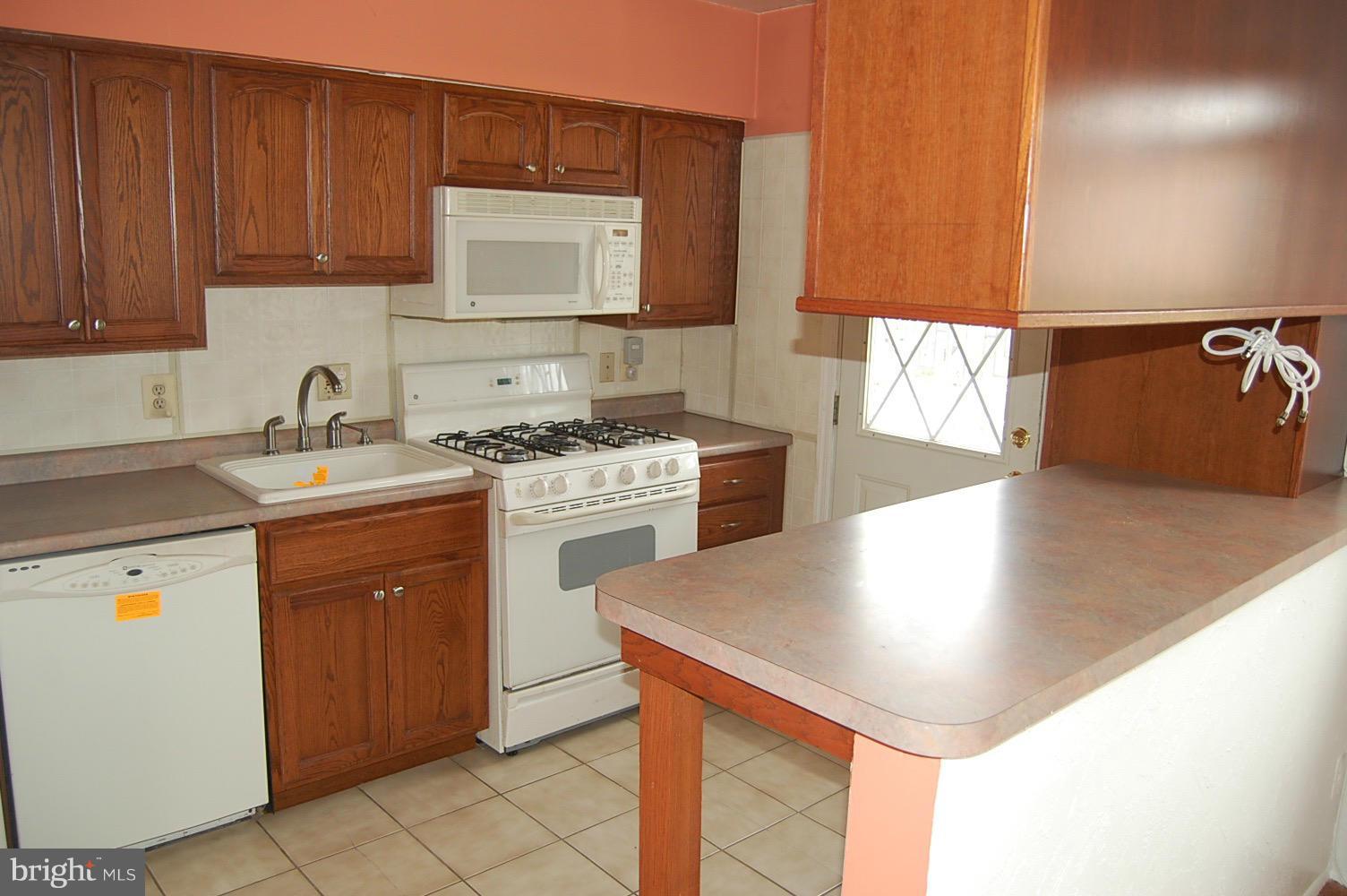 4236 Labyrinth Road Baltimore, MD 21215 - Photo 8 of 14 Kitchen