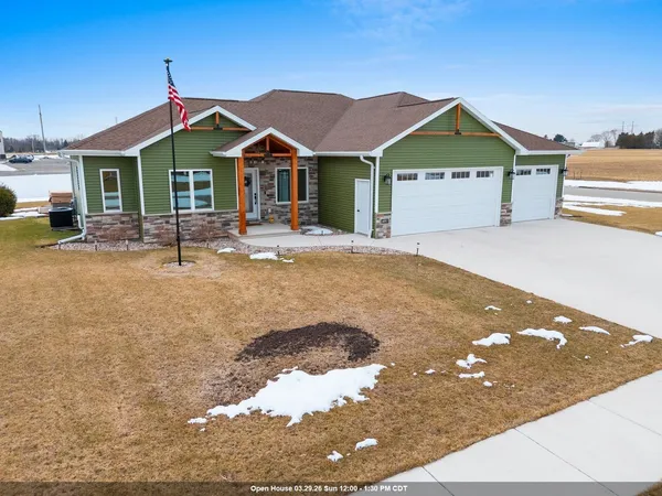$669,900 | 1667 Torchwood Trail, De Pere, WI 54115