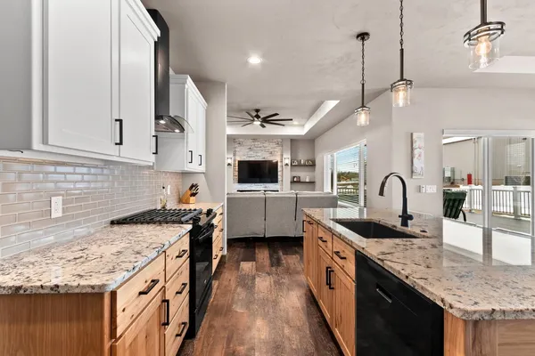 $669,900 | 1667 Torchwood Trail, De Pere, WI 54115