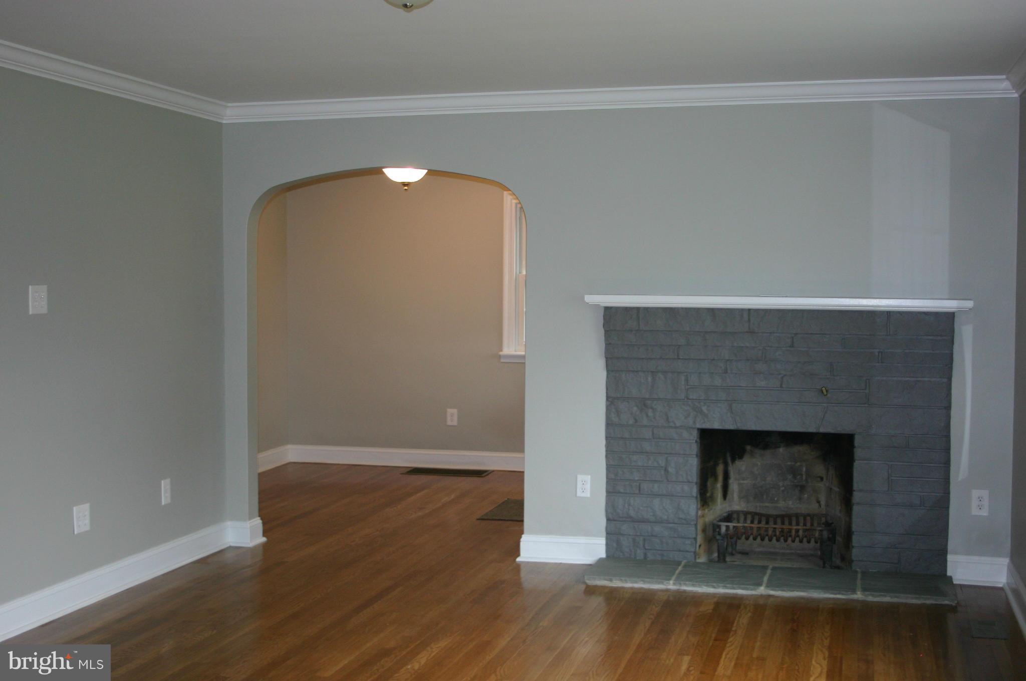 16710 Hampton Road Williamsport, MD 21795 - Photo 8 of 30 Living Room