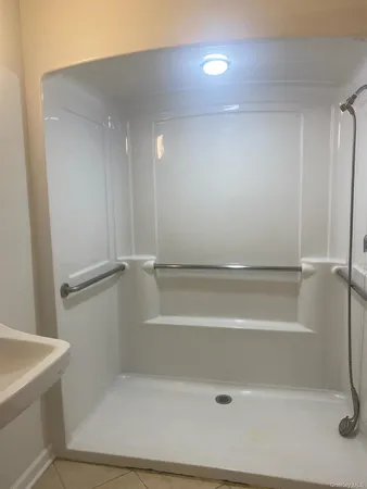 $1,900 | 94 4th Avenue, Bay Shore, NY 11706