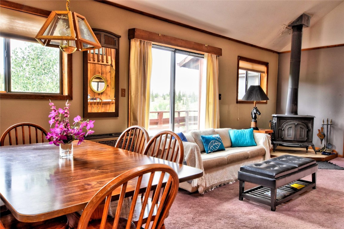 1722 Stagestop Road Jefferson, CO 80456 - Photo 4 of 25 a living room with furniture and a window