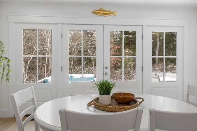 a en suite bathroom with a sink a mirror and a toilet