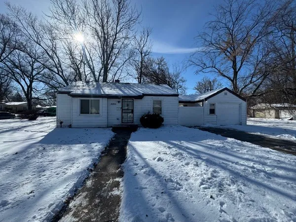 a house view with a outdoor space