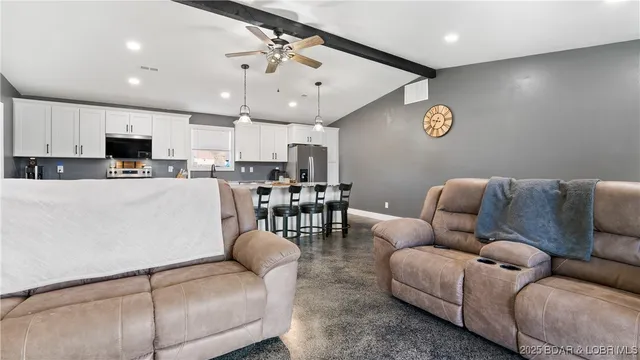 $1,200,000 | 470 Good Friends Lane, Stoutland, MO 65567