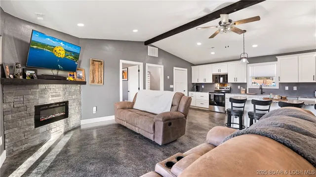 $1,200,000 | 470 Good Friends Lane, Stoutland, MO 65567