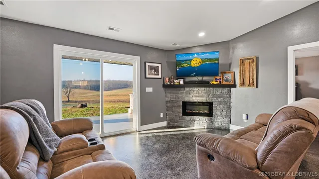 $1,200,000 | 470 Good Friends Lane, Stoutland, MO 65567