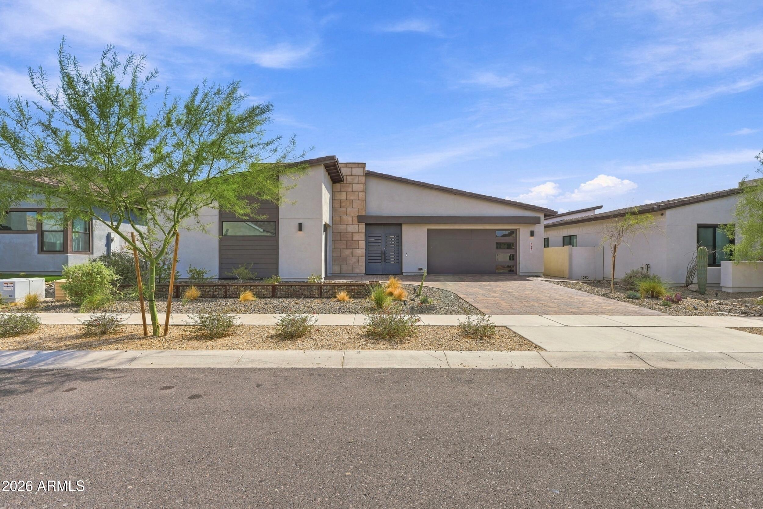 813 East Corral Road Phoenix, AZ 85042 - Photo 1 of 67 1_dsc00860