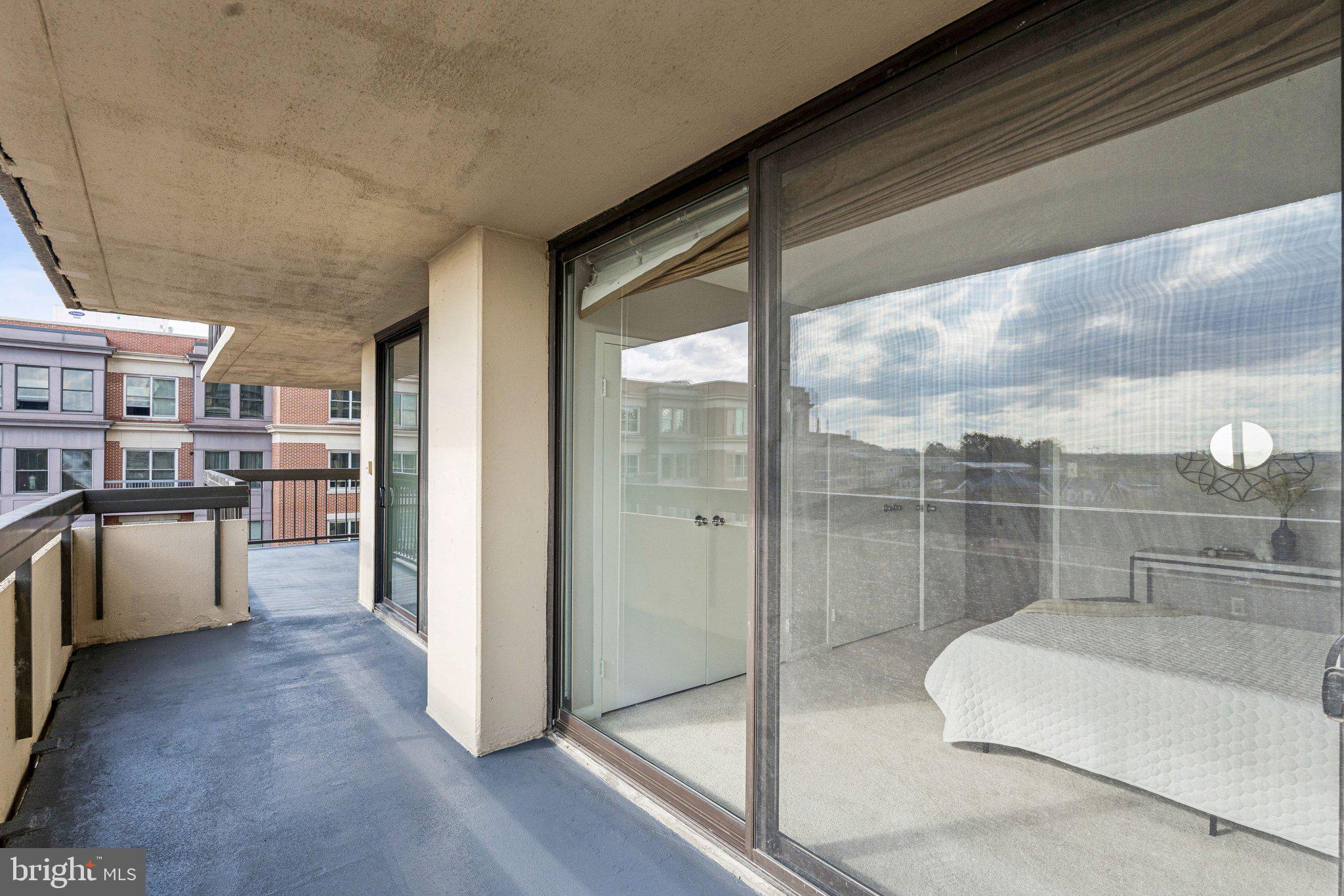 400 Madison Street, Unit 603 Alexandria, VA 22314 - Photo 16 of 46 a bathroom with a tub and shower