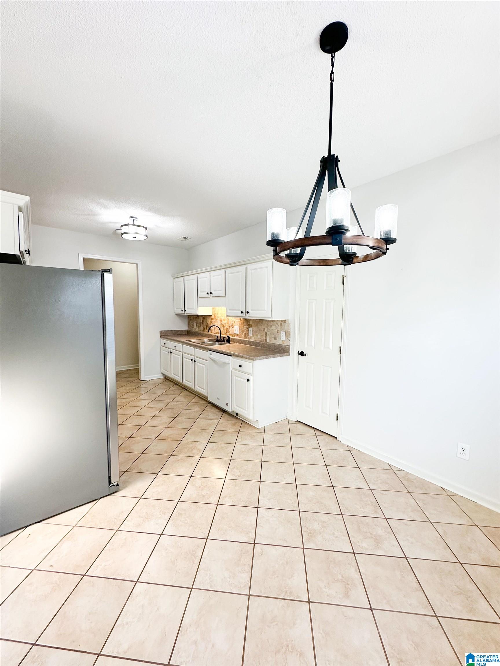 8564 Dover Drive Leeds, AL 35094 - Photo 13 of 37