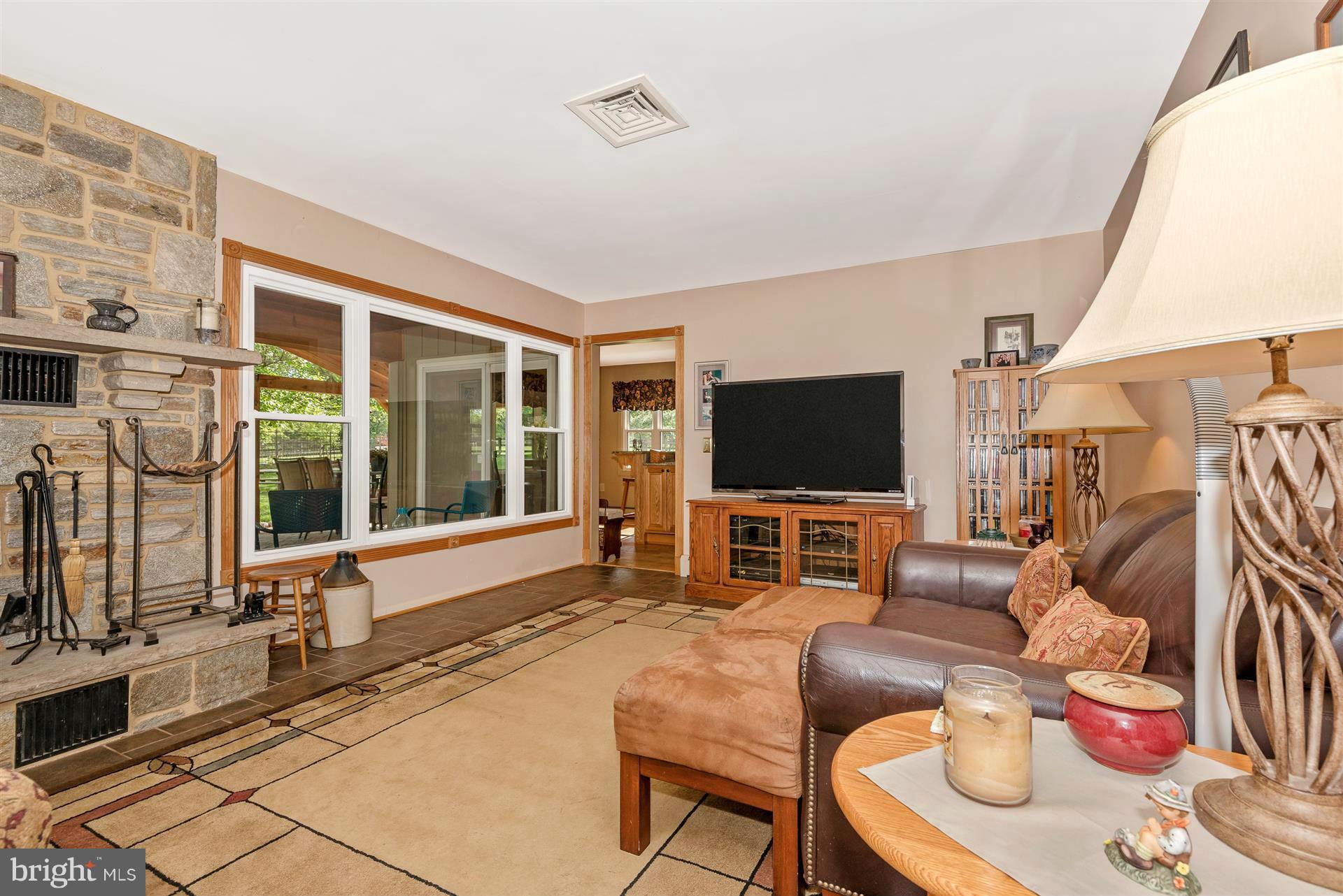 15509 Barnes Road New Windsor, MD 21776 - Photo 14 of 30 Family Room