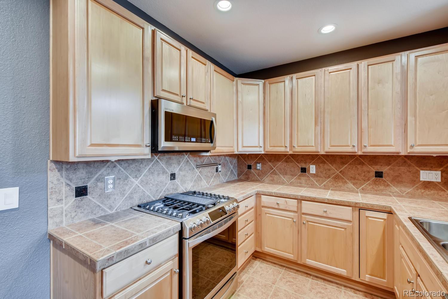 8920 Tappy Toorie Place Highlands Ranch, CO 80129 - Photo 10 of 28 Gallery Image 10
