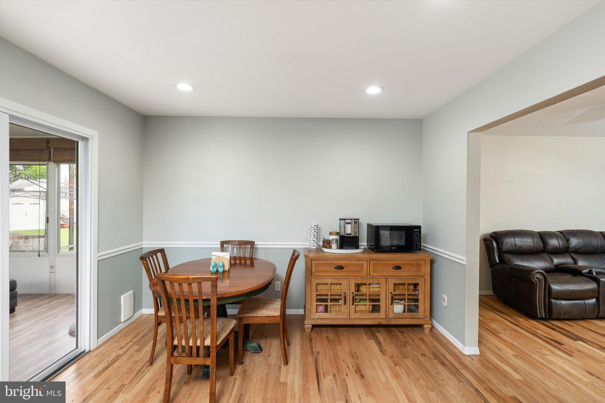 4 Running Brook Road Ewing, NJ 08638 - Photo 11 of 26 Eat In Kitchen