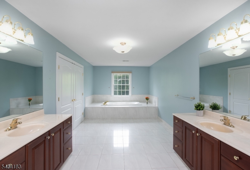 4 Windy Hill Road Green Brook, NJ 08812 - Photo 20 of 38