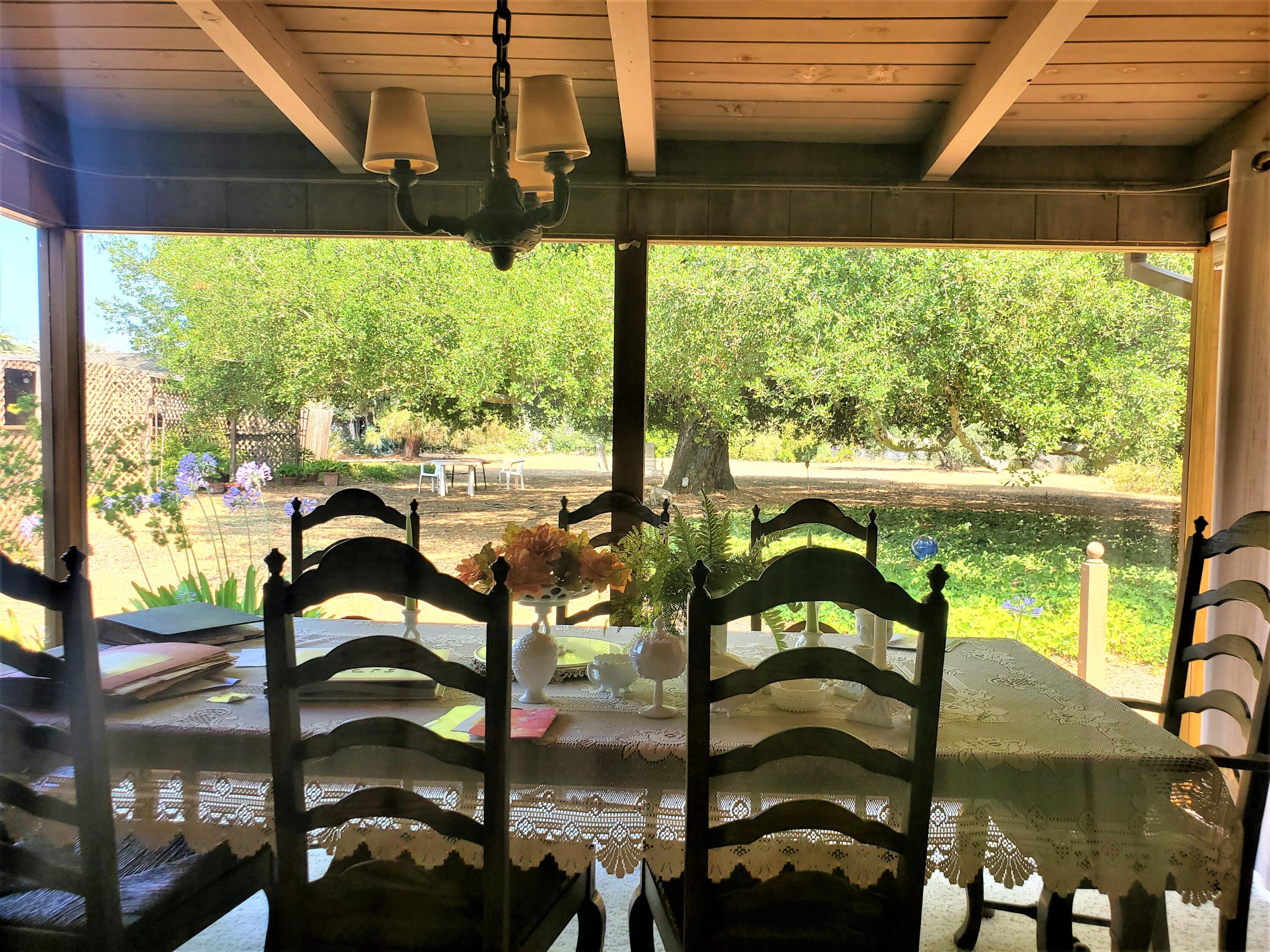 220 Arboleda Road Santa Barbara, CA 93110 - Photo 2 of 6 Dining room