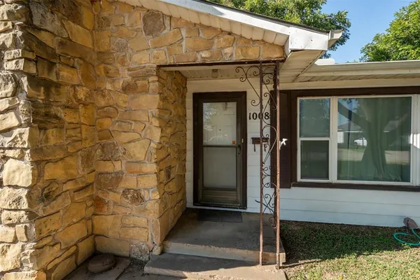 $154,000 | 1008 West Hamilton Street, Olney, TX 76374