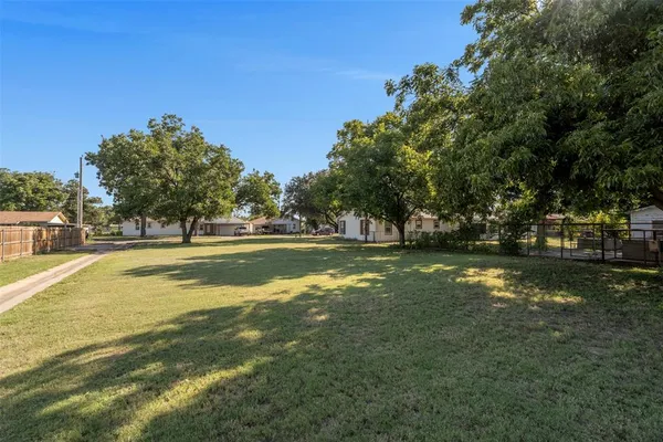 $154,000 | 1008 West Hamilton Street, Olney, TX 76374