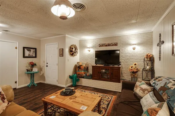 $154,000 | 1008 West Hamilton Street, Olney, TX 76374
