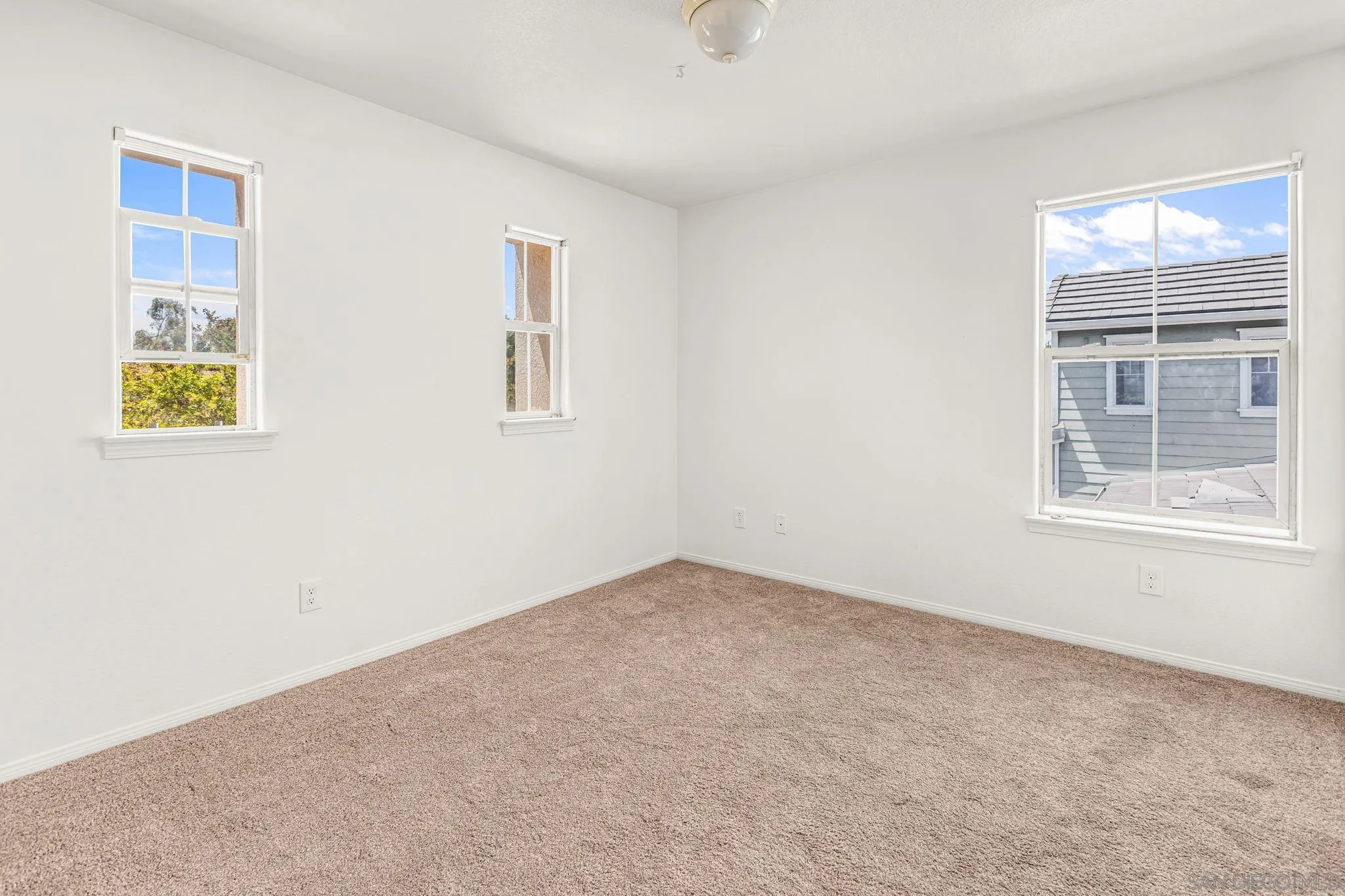28922 Newport Road Temecula, CA 92591 - Photo 10 of 33 Bedroom 1