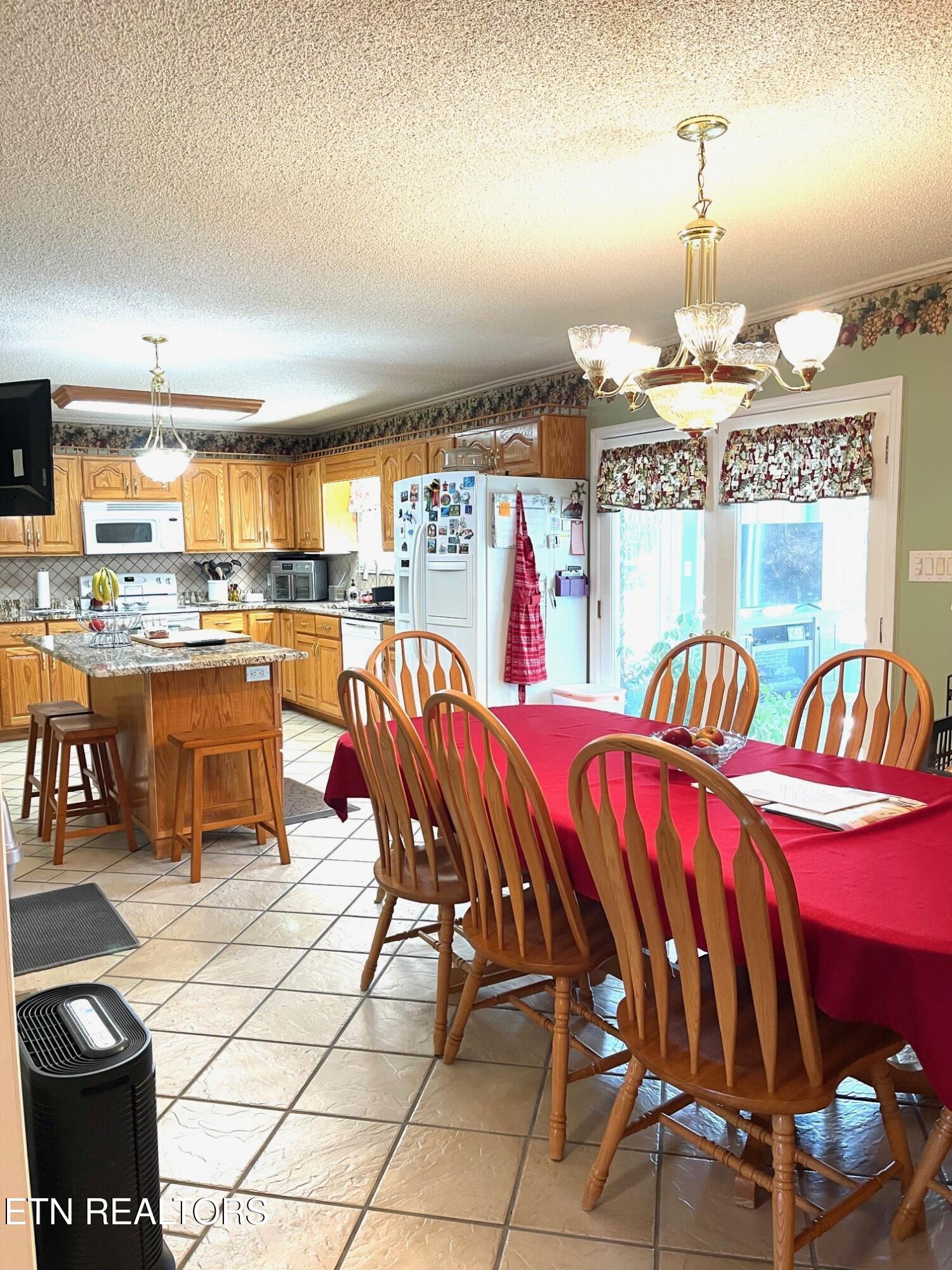 4648 Robindale Road Knoxville, TN 37921 - Photo 13 of 49 thumbnail_IMG_3040