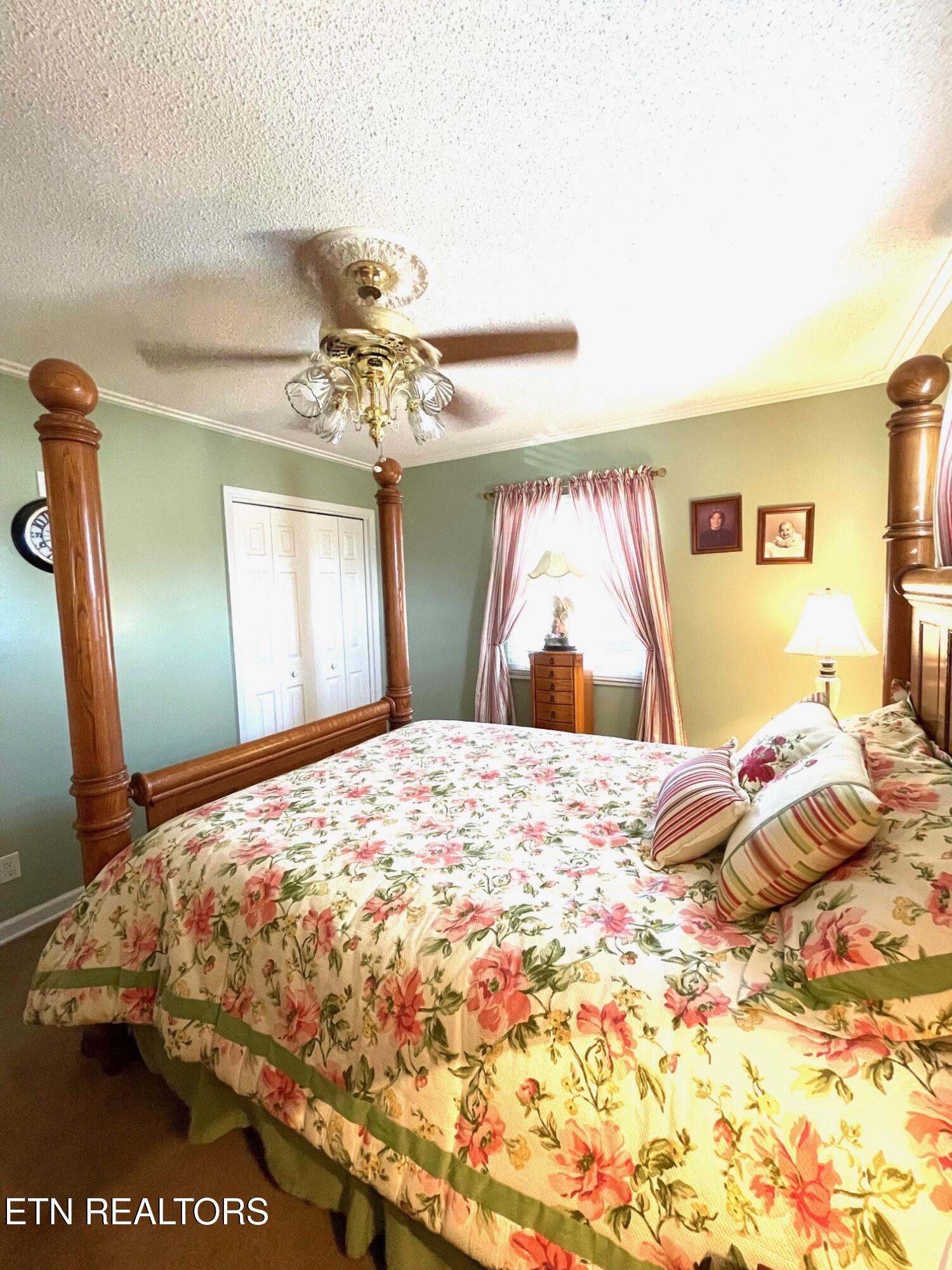 4648 Robindale Road Knoxville, TN 37921 - Photo 24 of 49 thumbnail_IMG_3058