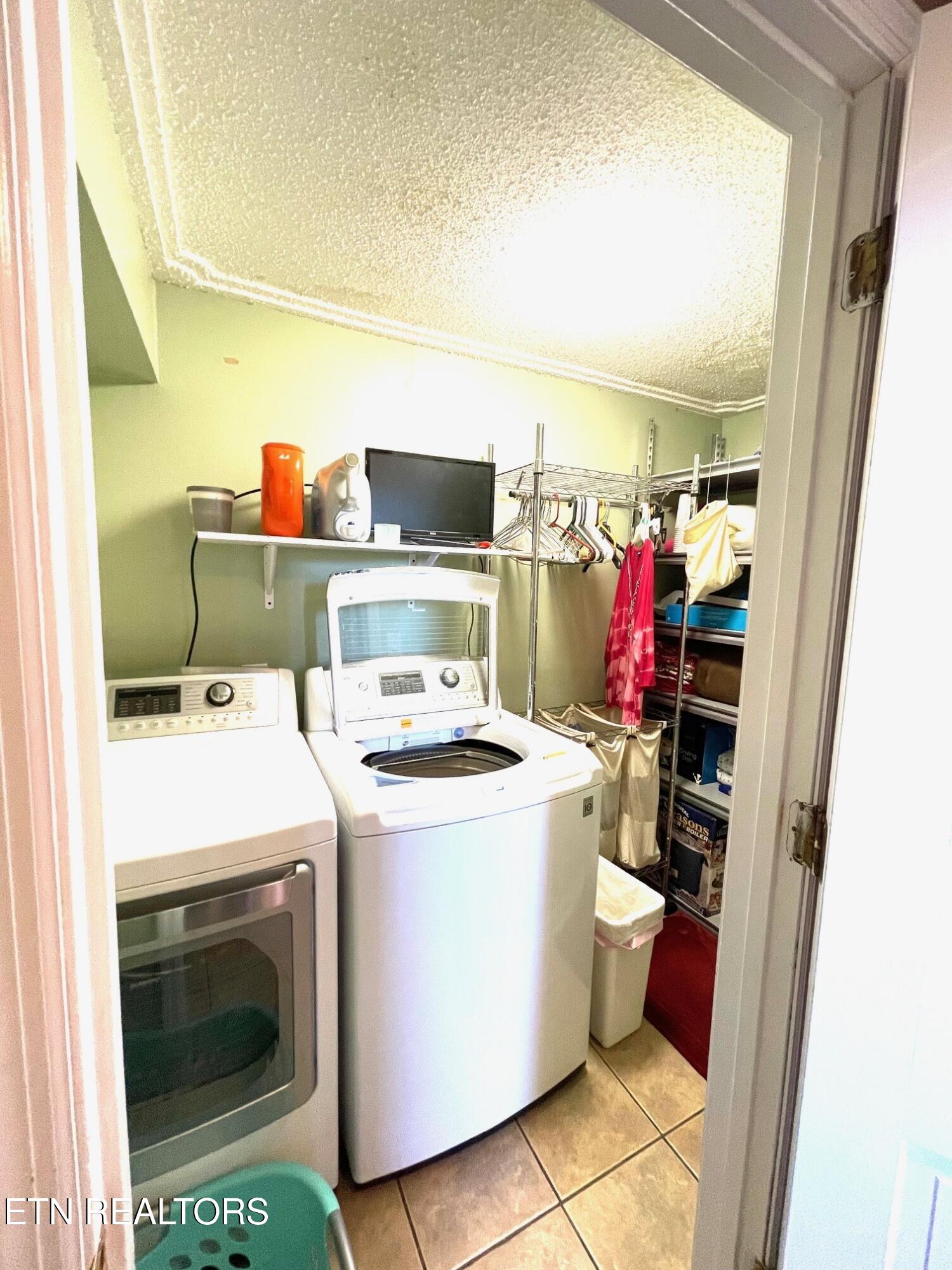 4648 Robindale Road Knoxville, TN 37921 - Photo 34 of 49 thumbnail_IMG_3065