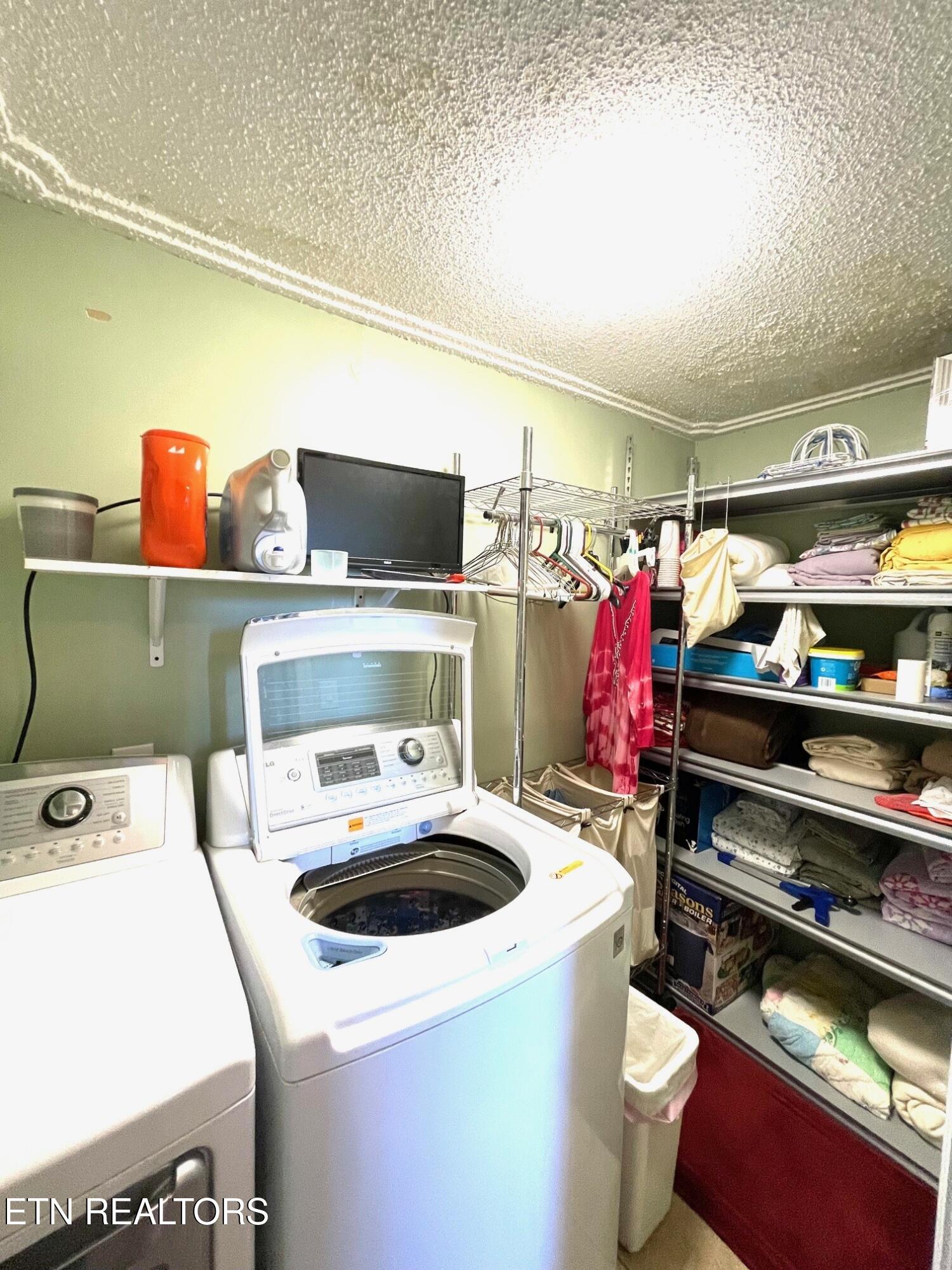 4648 Robindale Road Knoxville, TN 37921 - Photo 35 of 49 thumbnail_IMG_3066