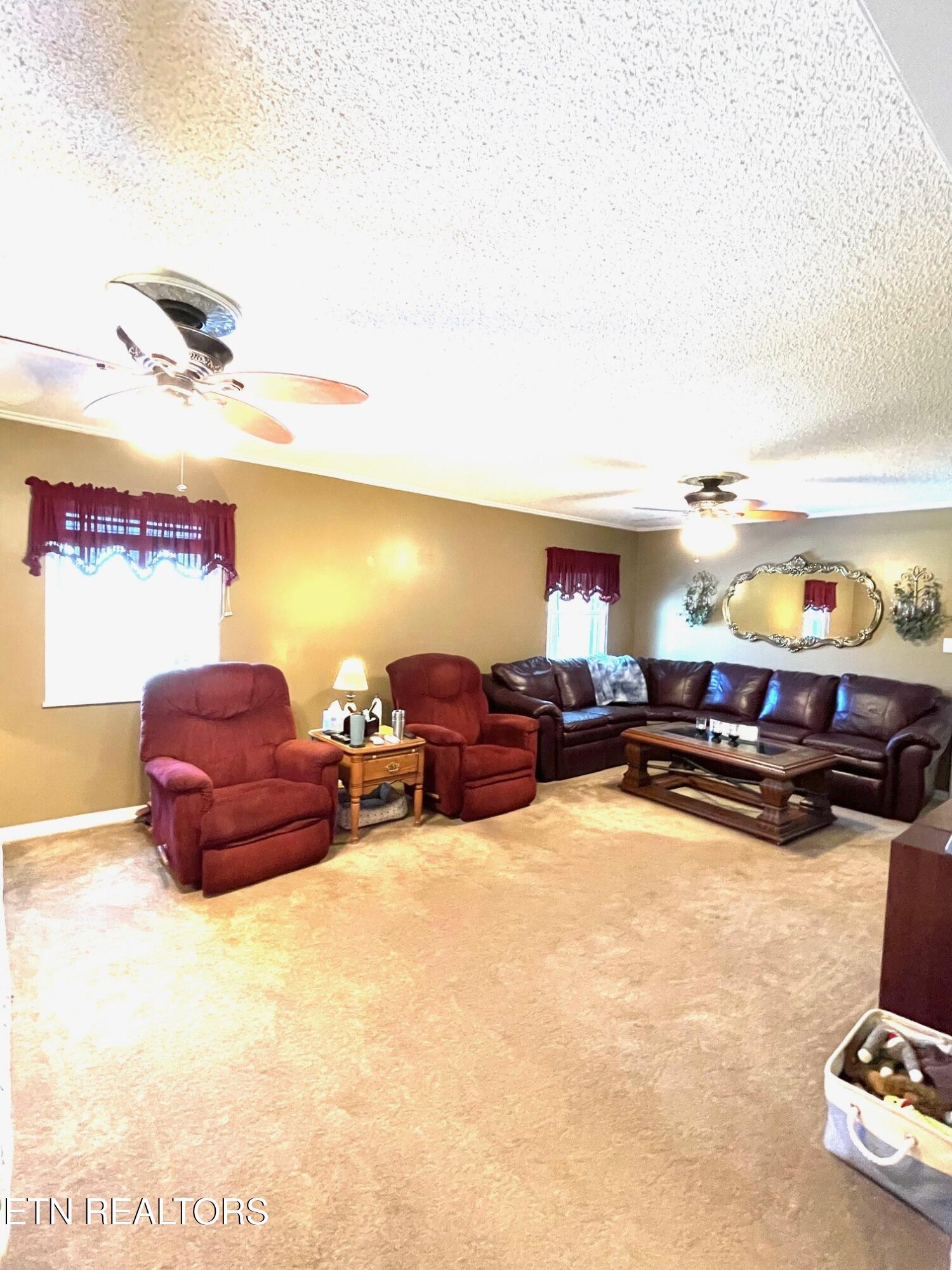 4648 Robindale Road Knoxville, TN 37921 - Photo 8 of 49 thumbnail_IMG_3038