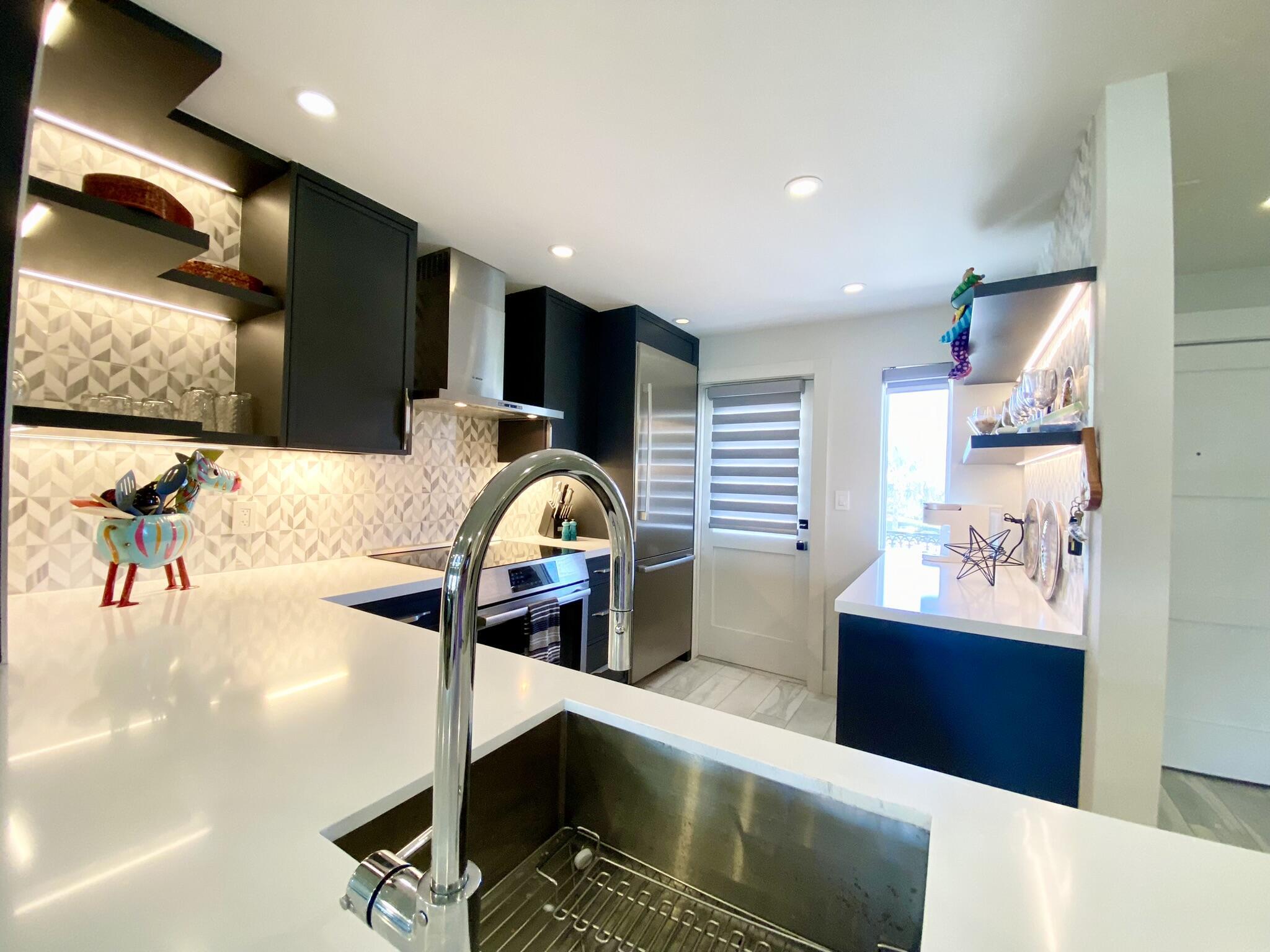 2871 North Ocean Boulevard, Unit M330 Boca Raton, FL 33431 - Photo 6 of 60 a living room with furniture