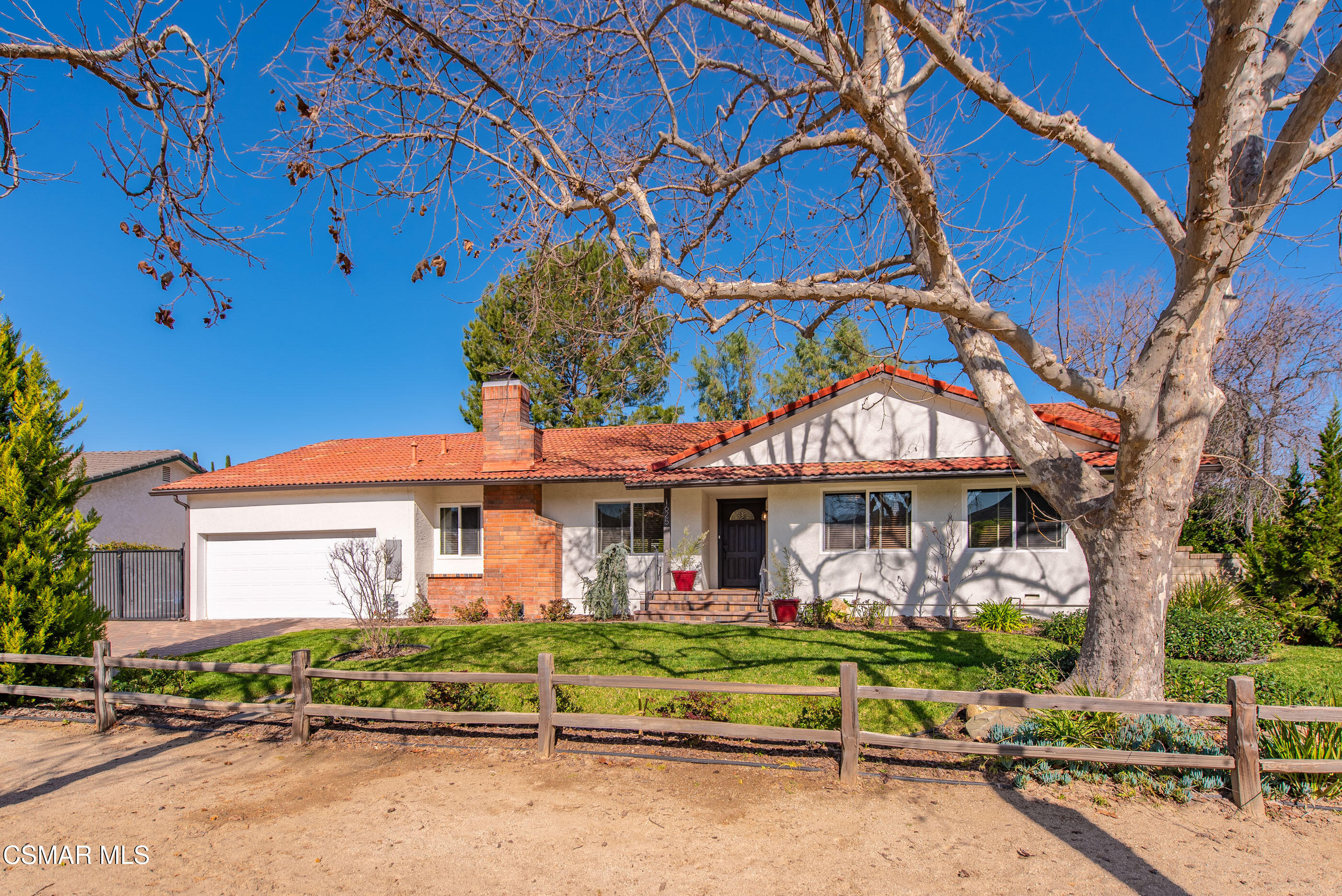 1625 Rambling Rd Simi Valley 2-2