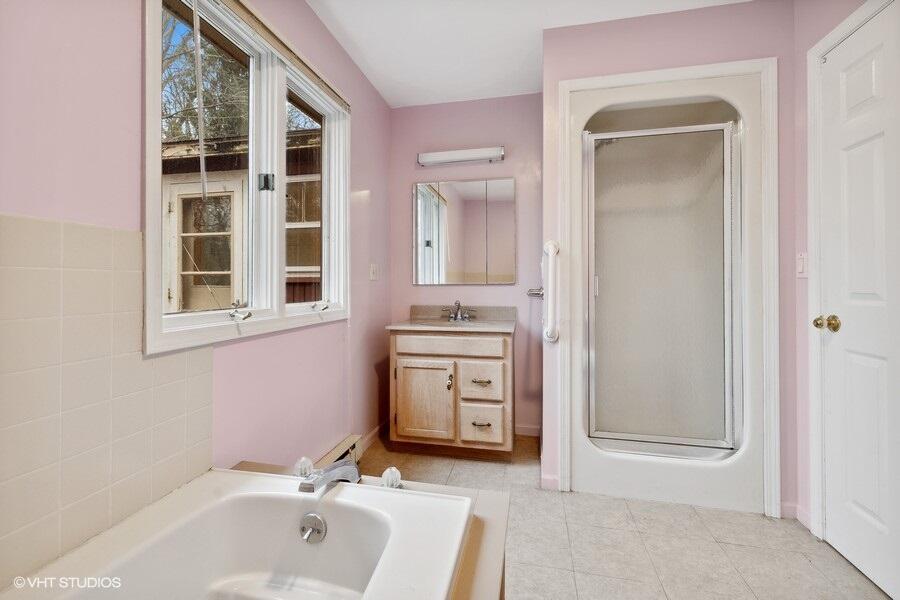 8634 West East Road Lakeside, MI 49128 - Photo 23 of 34 Bathroom