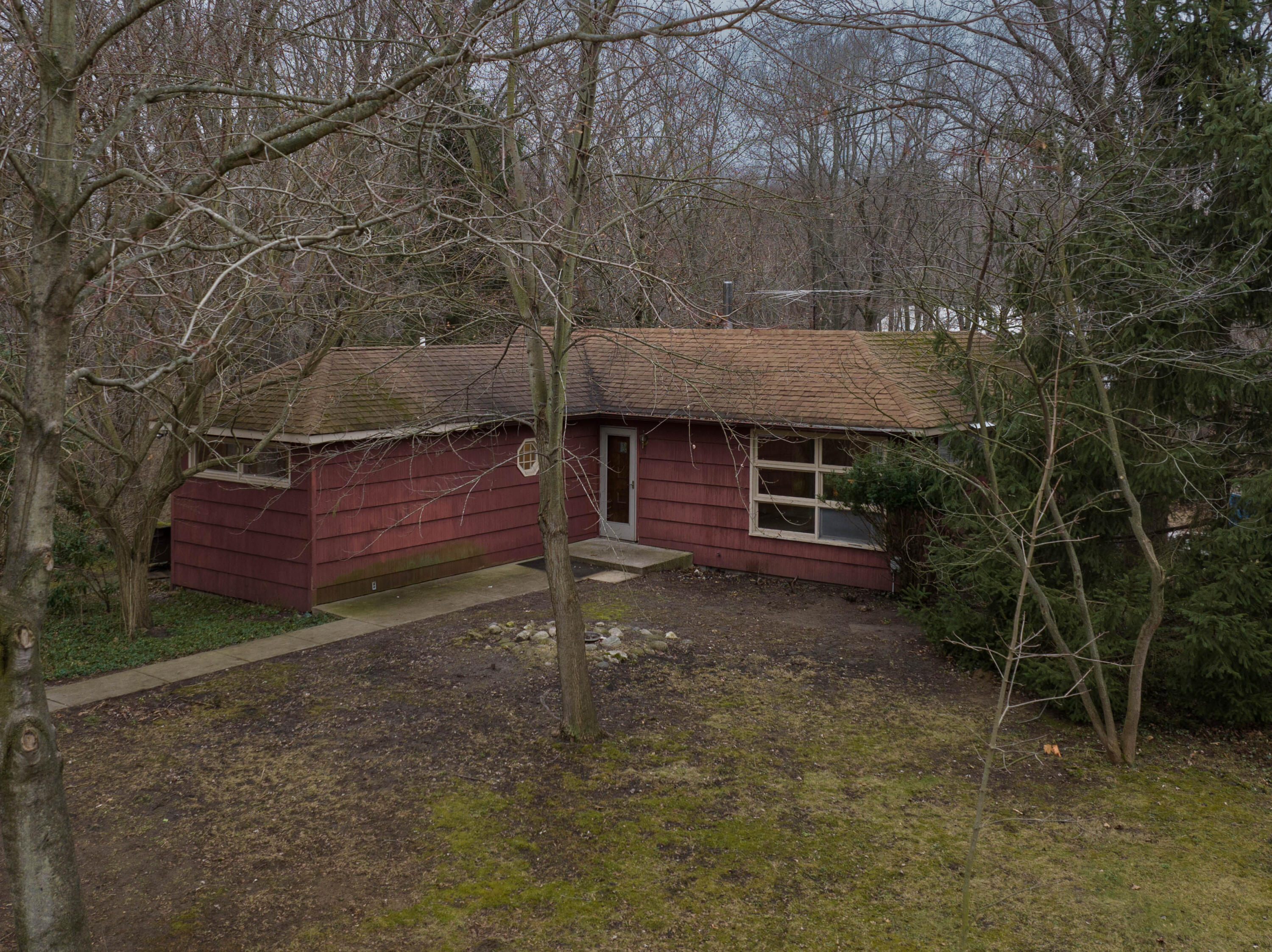 8634 West East Road Lakeside, MI 49128 - Photo 3 of 34 Exterior