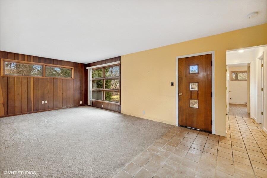 8634 West East Road Lakeside, MI 49128 - Photo 7 of 34 Living Area