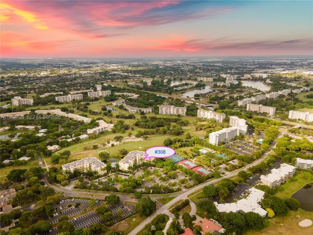 $2,500 | 3500 Oaks Clubhouse Drive, Unit 308, Pompano Beach, FL 33069