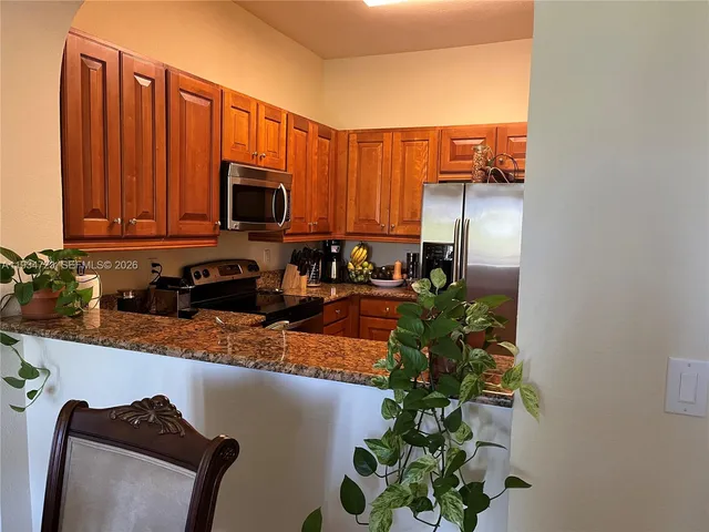 $2,500 | 3500 Oaks Clubhouse Drive, Unit 308, Pompano Beach, FL 33069
