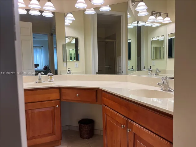 $2,500 | 3500 Oaks Clubhouse Drive, Unit 308, Pompano Beach, FL 33069