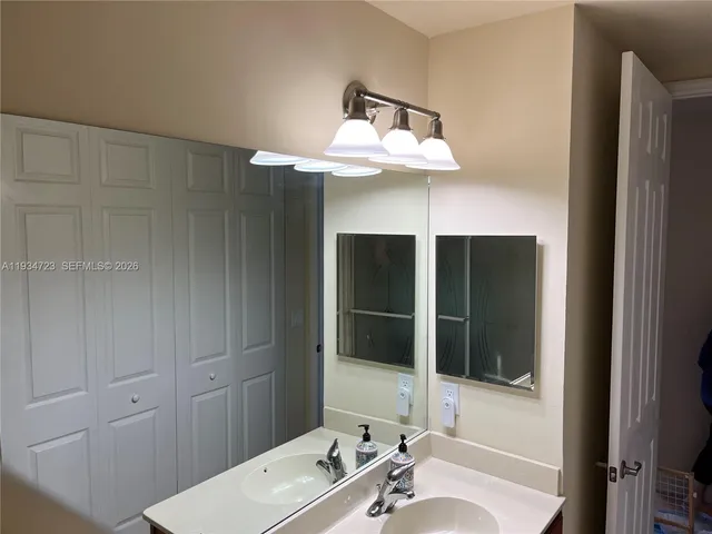 $2,500 | 3500 Oaks Clubhouse Drive, Unit 308, Pompano Beach, FL 33069